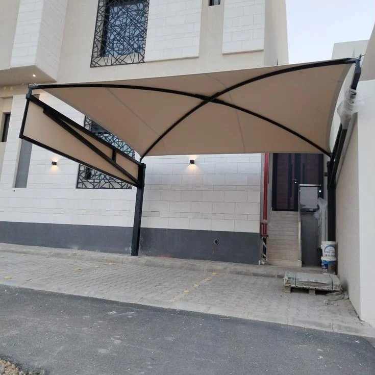 تحتاج المساحات الخارجية في المنازل والفلل إلى حلول تجمع بين الجمال والعملية، وتأتي المظلات والسواتر والبرجولات كخيار مناسب لتنسيق الحدائق…